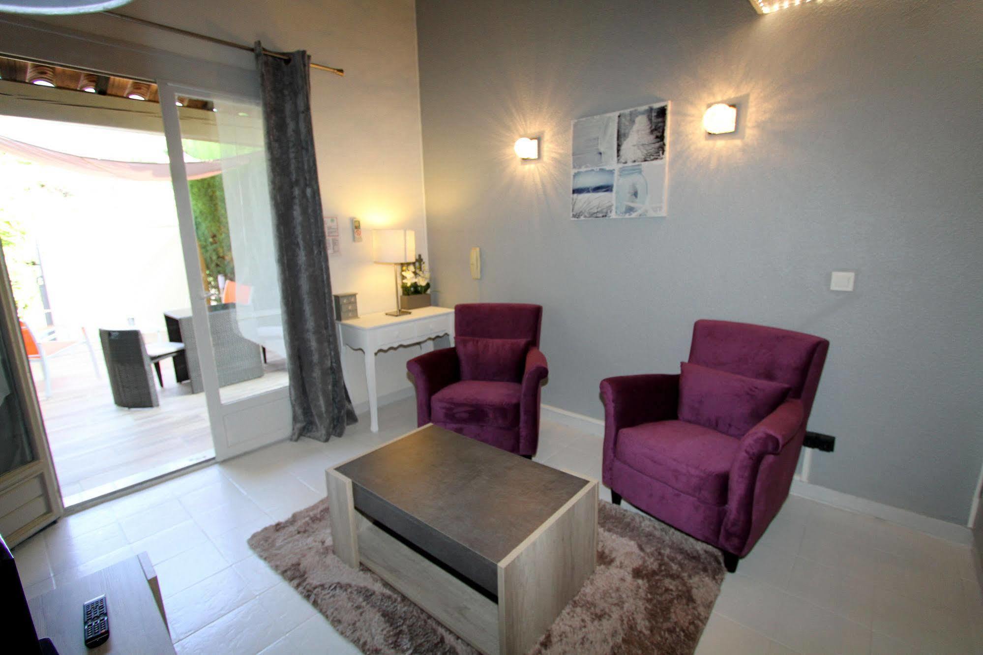 Auberge Des Pins Tourrettes Exterior photo