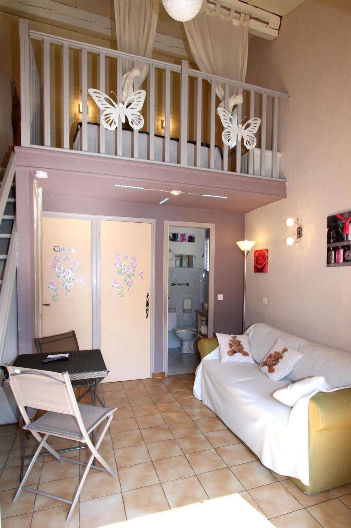 Auberge Des Pins Tourrettes Exterior photo
